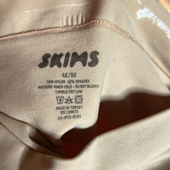 SKIMS Seamless Sculpt MID THIGH SHORT Sand Size 4X / 5X NWOT - Picture 7 of 8